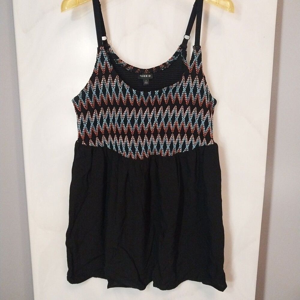 Torrid Babydoll Tank Top Sz 1 Black Chevron Smocked Boho Stretch Flowy